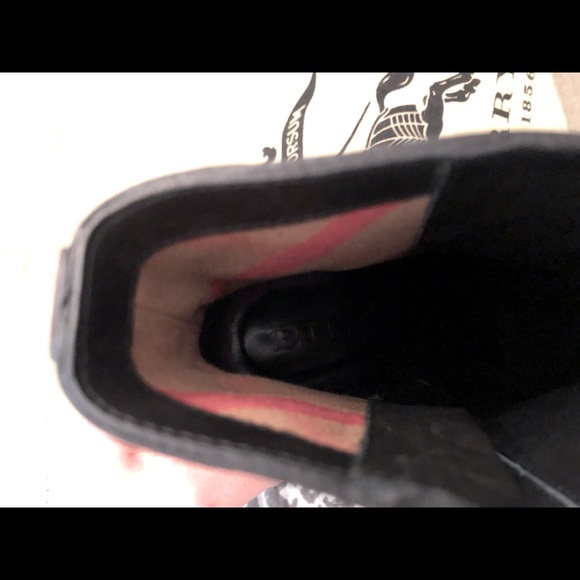 Burberry women’s black Leather Booties European-size 38 - Picture 8 of 8